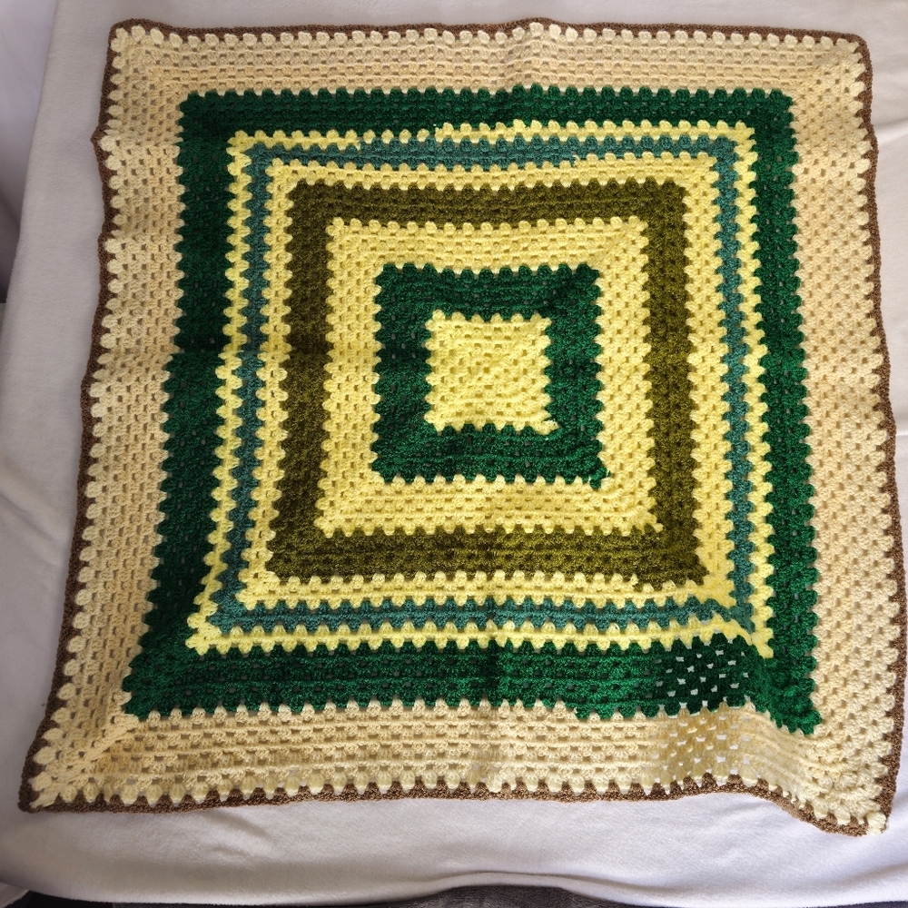 Grandma Square Crochet Throw Blanket hand made about 38x38‎